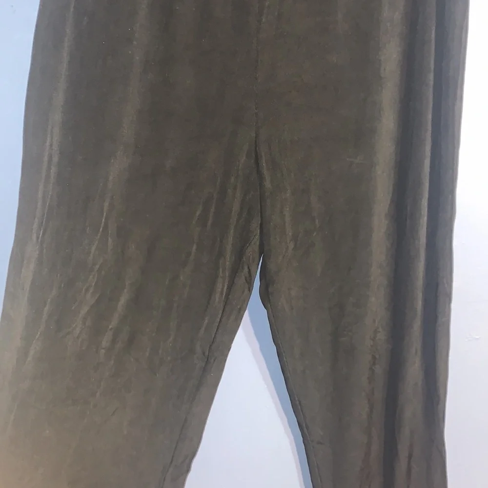 Black capri pants size 8P - Picture 7 of 11